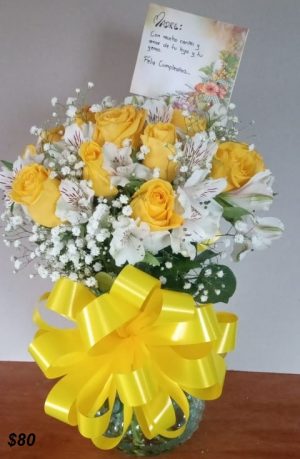 Bouquet rosas en jarron de cristal R37