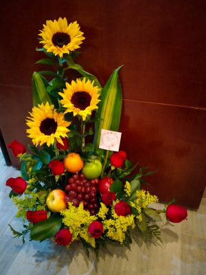 Arreglo girasoles frutales R82
