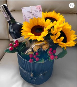 Trio de girasoles con botella de vino y ferrero corazón R171